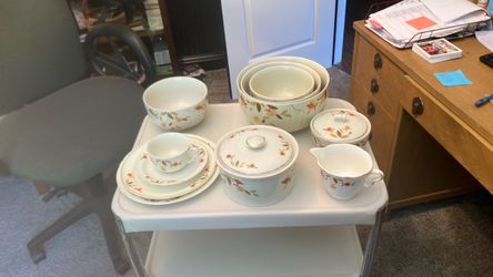 Hall Autumn Leaf Dinnerware Collection
