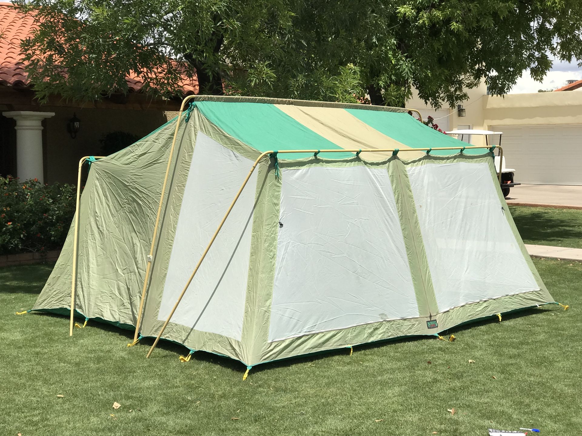 Columbia Greatland 3 room tent sleeps 8+