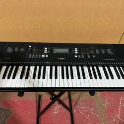 Yamaha PSR-EW300 76-Key Portable Keyboard Full Set with Power Adapter & Accessories