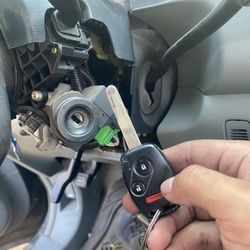 Key And Ignition/ Llave Y Switch ππππ