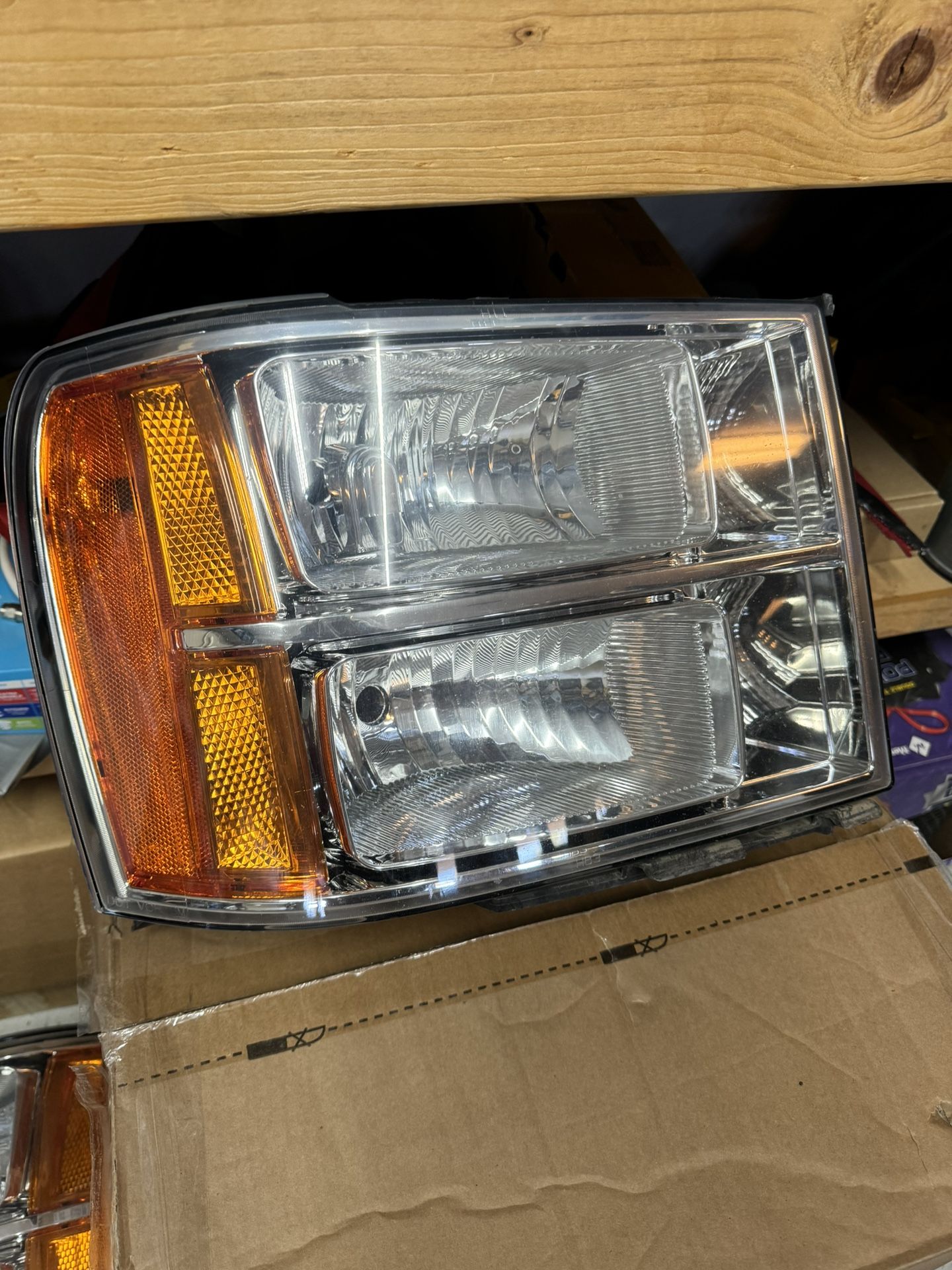 2009 GMC Sierra Headlights And Taillights 