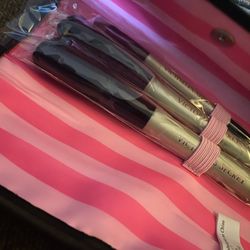 Victoria’s Secret Set Of 3 Makeup Brushes With Soft Snap Close Bag New