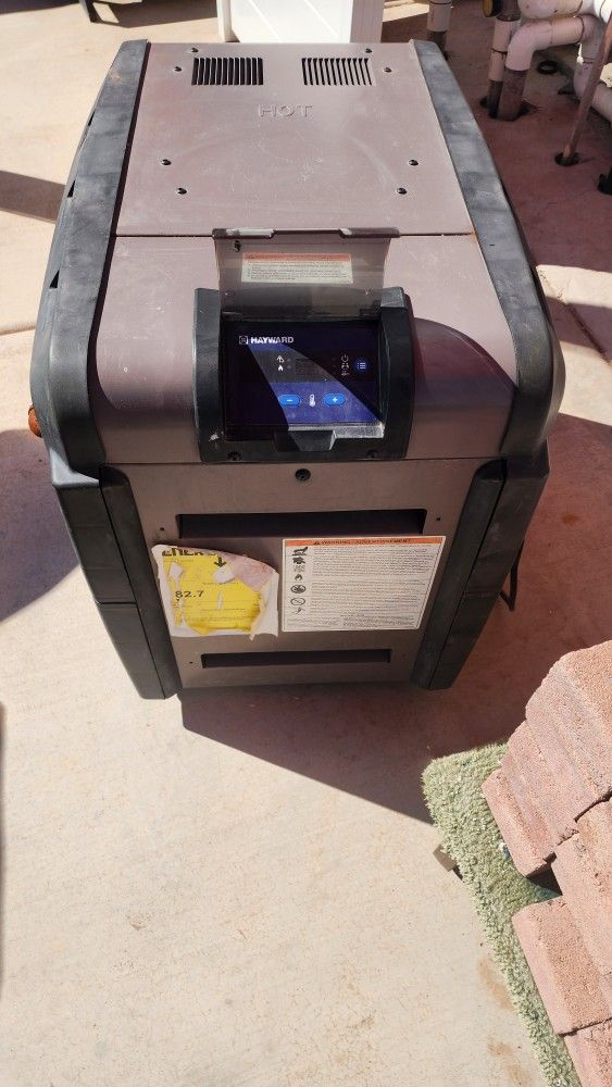 Hayward H-Series 150,000 BTU Propane Pool and Spa Heater for In-Ground Pools and Spas
