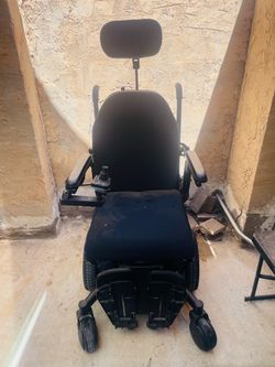 Quantum Rehab Power Wheelchair – Fully Equipped