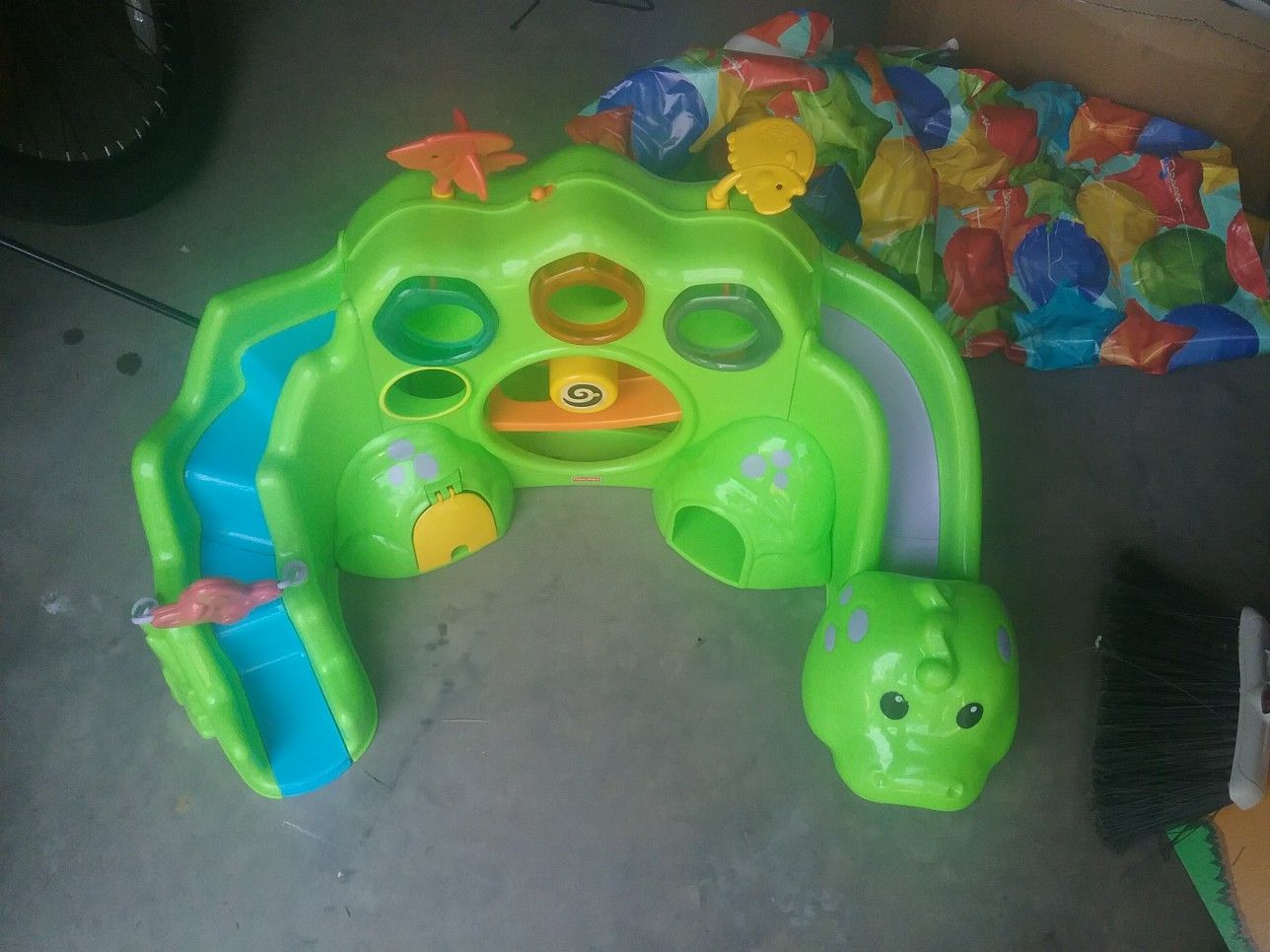 Fisher Price Dragon Roll A Rounds