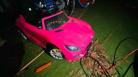 Mercedez benz toy car
