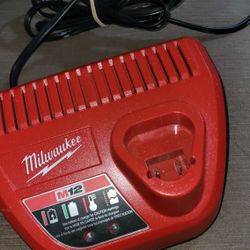 Milwaukee M12 Battery Charger