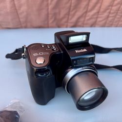 Kodak EasyShare Z7590 5.0MPy 10x Zoom Digital Camera W Charger/Battery TESTED
