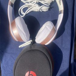 Beats Solo3 Wireless on-ear headphones