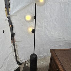 Anstocrat 3 Globe Fioor Lamp ..65"