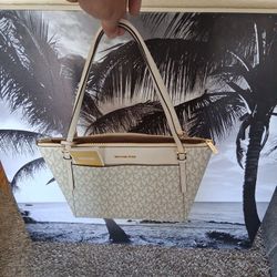 Michael Korrs Purse