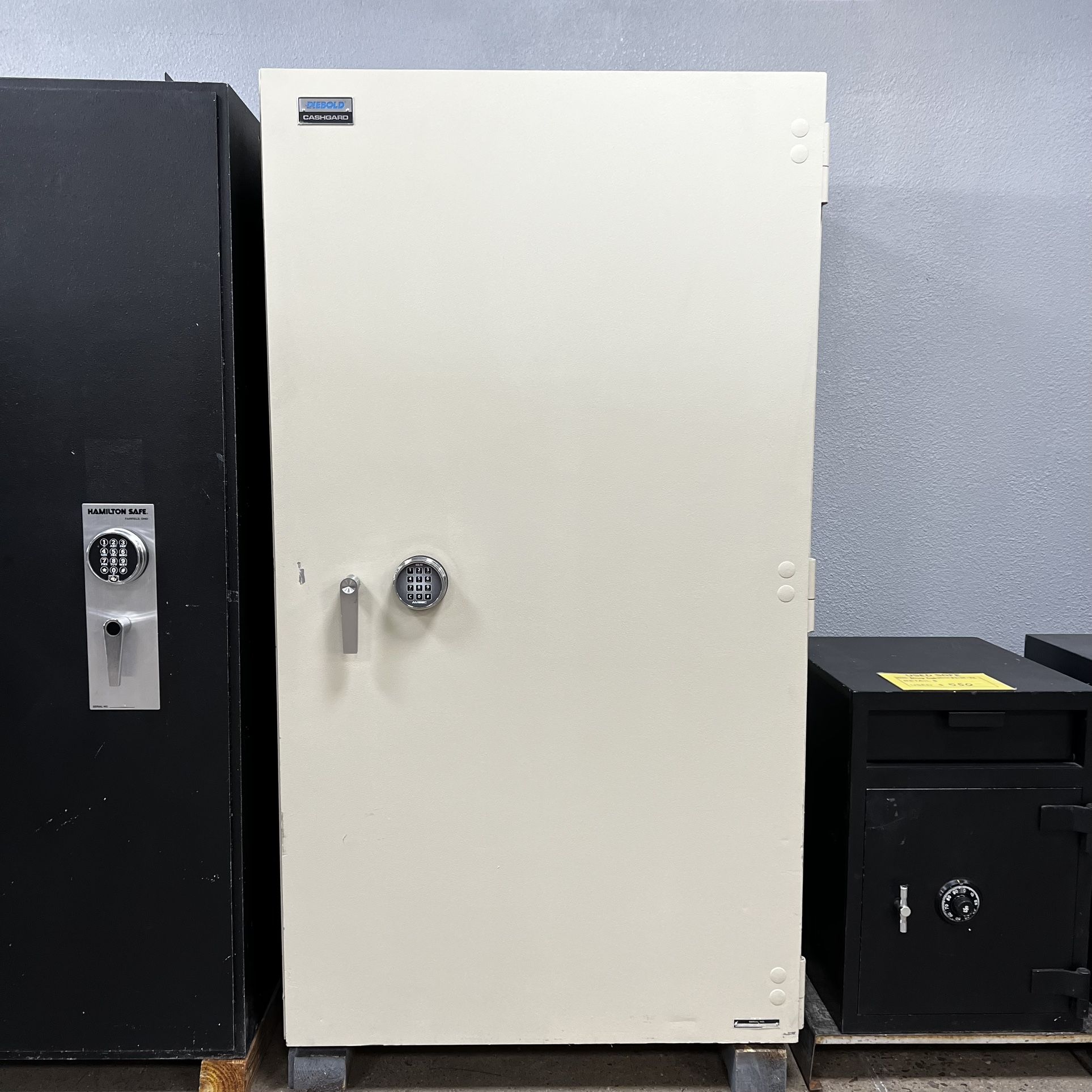 USED Diebold Cashgard TL-30 Business Safe