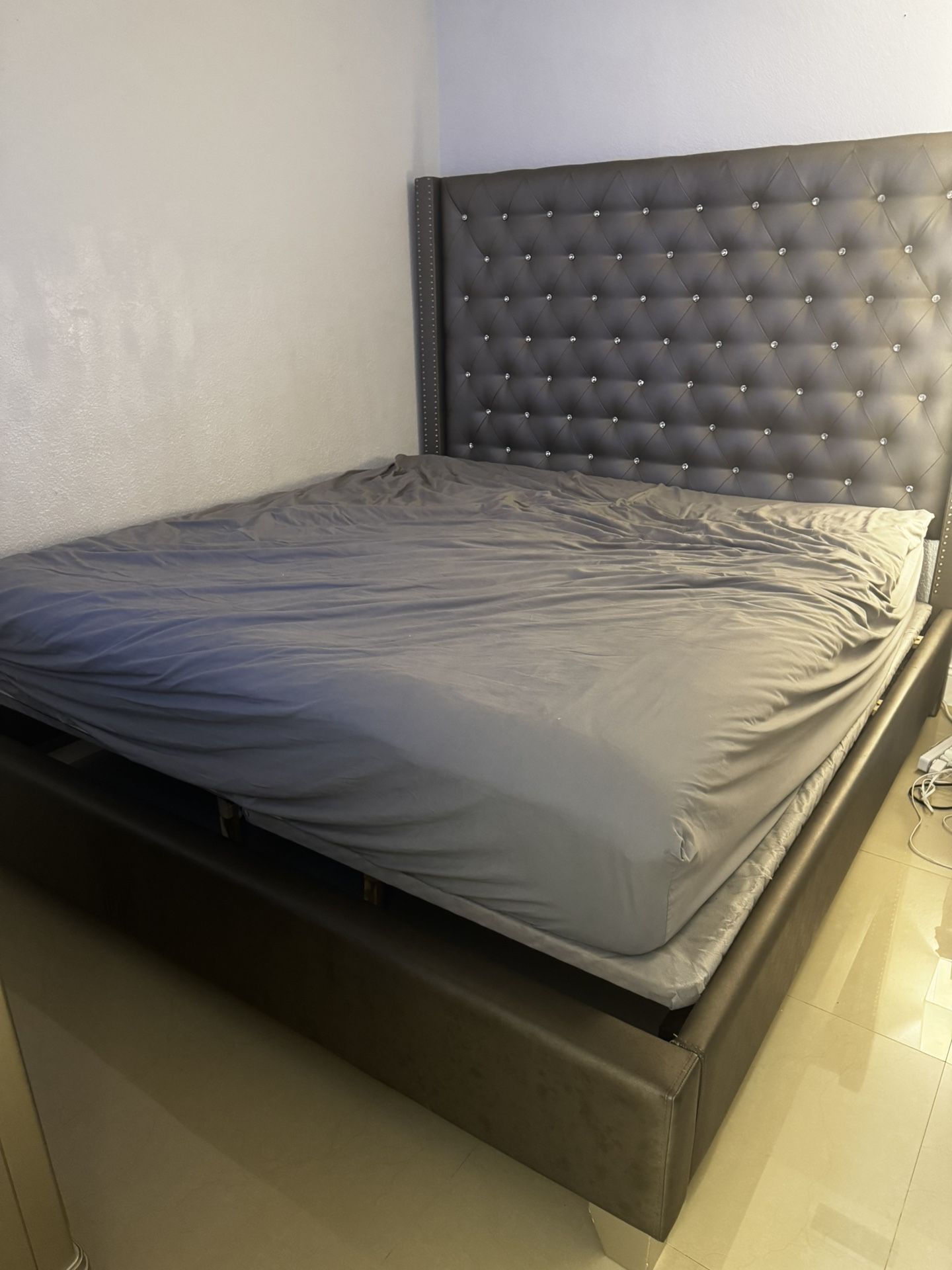 King Bed With Mattress And Box Spring