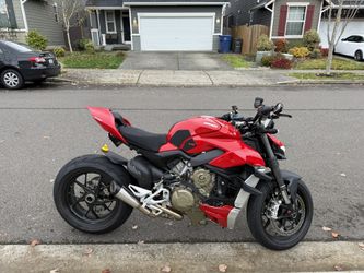 2022 Ducati Streetfighter V4