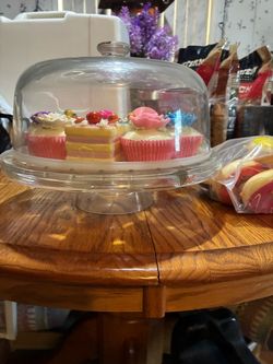 Pedestal cake dome