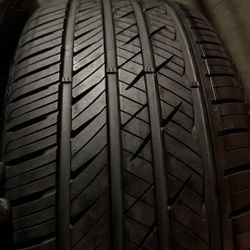 Laufenn 265/35/21 Pair Like New 