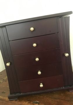 Jewelry holder