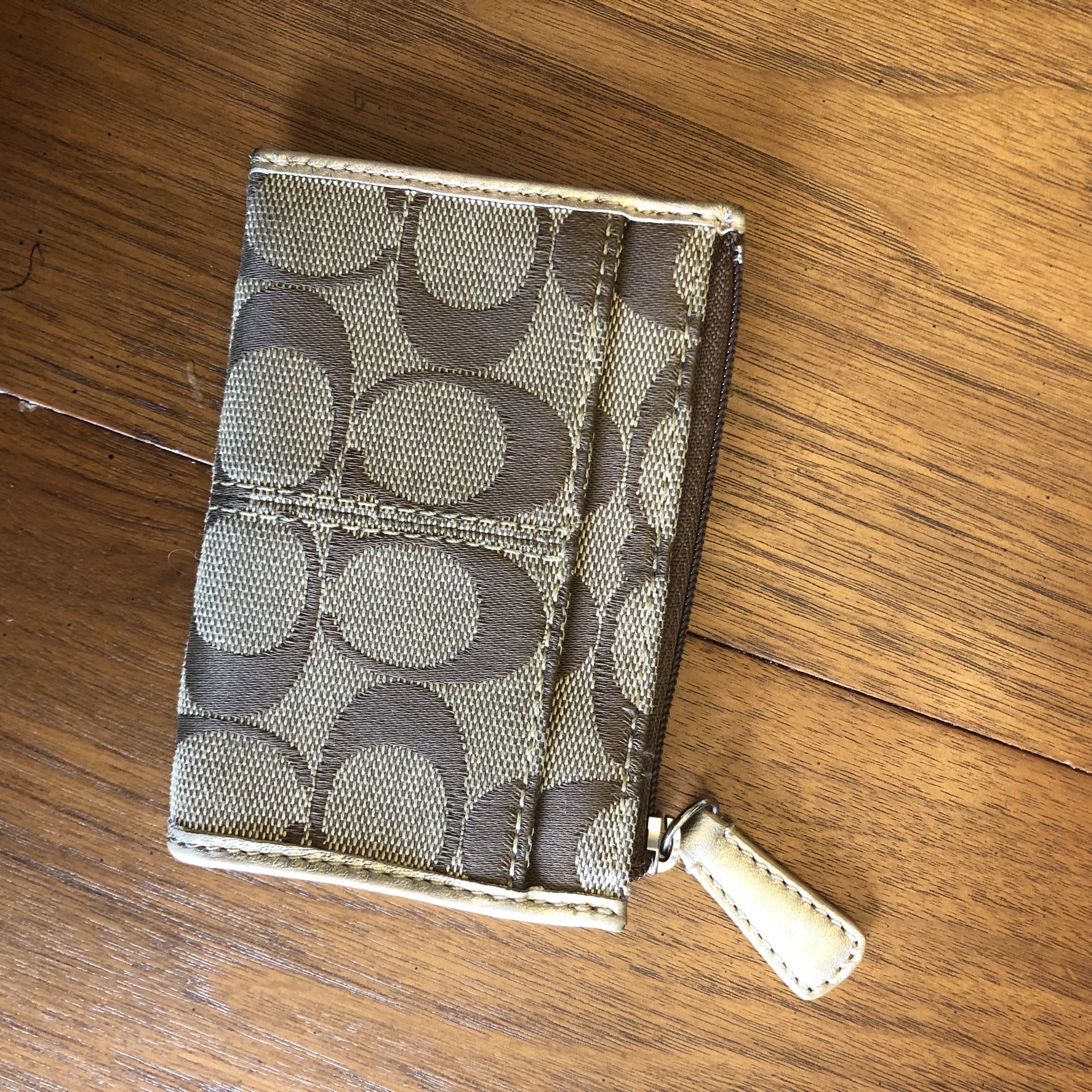 Coach zip cardholder