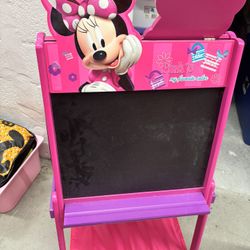 Minnie Mouse Easel 