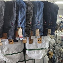 Levi's NUEVO 60 piezas por $780 solo $13 cada pantalon