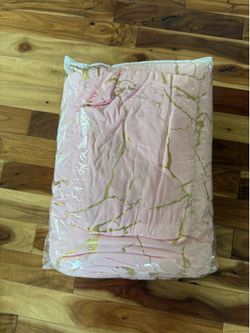 Pink comforter full size