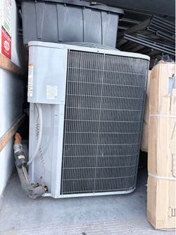 10 ton ac 10/10 condition pretty much new