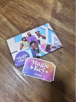 Disneyland Parks Magic Key 2026 Annual Passholder Magnet decal 5" X 3" New Collection
