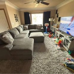 OM• $38 Initial • Brand New Clarington Sectional With Chaise 