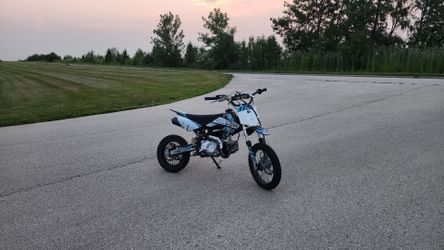 Syx moto 2022 blue roost fully automatic pit bike