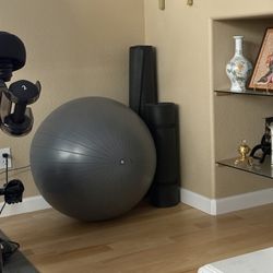 Yoga Matt’s With ball