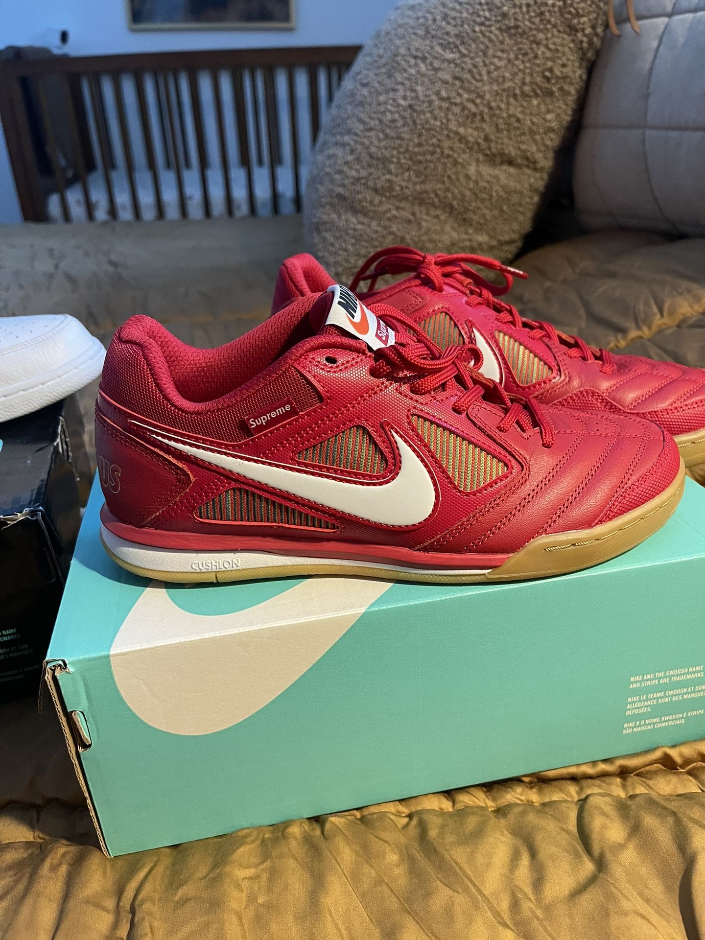 Nike Gato SB Red Supreme Size 6