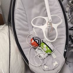 mamaroo 4moms