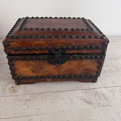 Vintage Jewelry Box