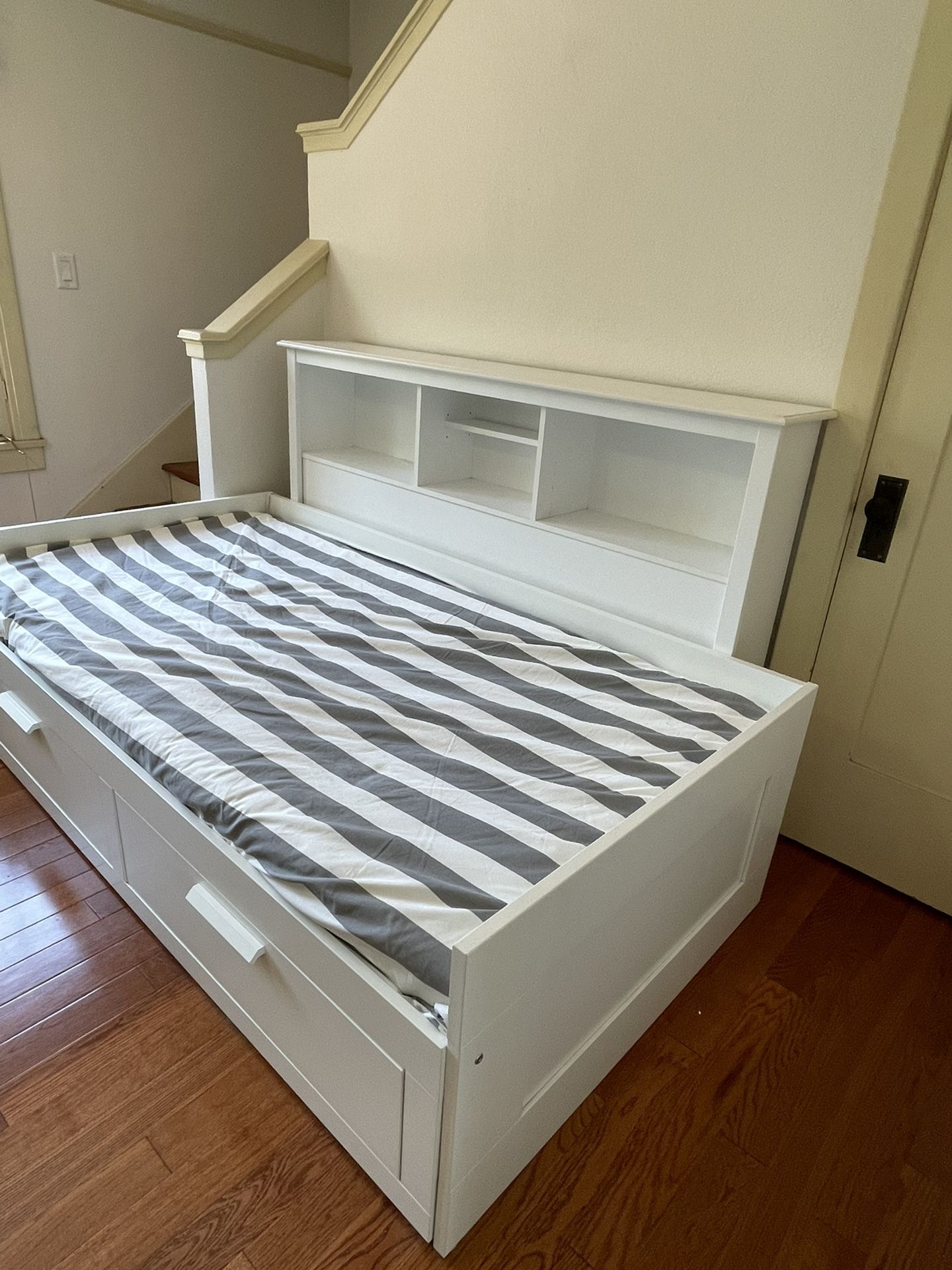 IKEA Brimnes Daybed + Malfors Mattress