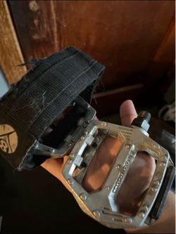 Mongoose Bike Pedals with Toe Straps