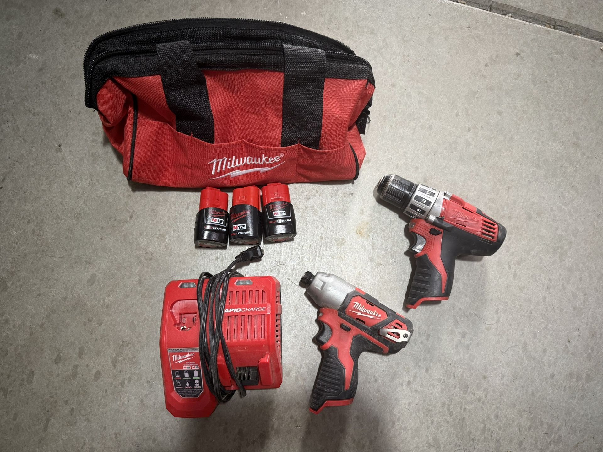 M12 12V Lithium-Ion Cordless Drill Driver/Impact Driver 3 Batteries Charger And Bag