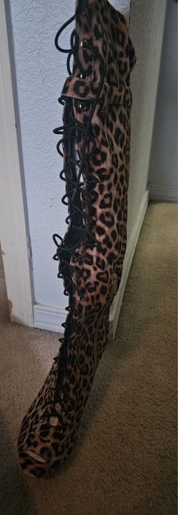 Leopard Boots Sizs 8