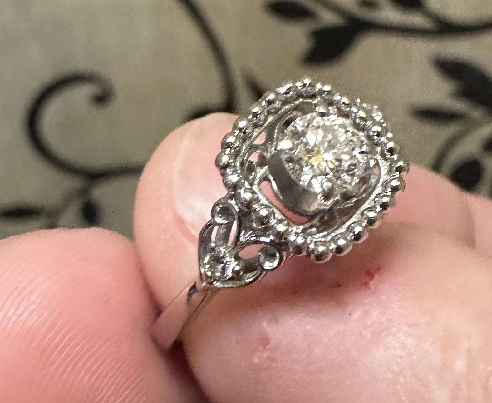Beautiful White Gold And Diamond Ring