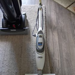 LIKE NEW SHARK MULTI-FLOOR MOP EVERYTHING WORKS $15