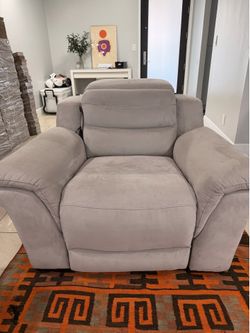 Plush Power Recliner Chair with USB Charging – Light Grey Microfiber
