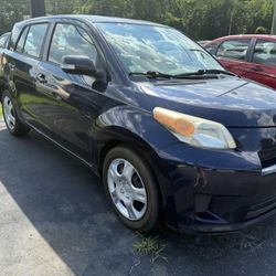 2010 Toyota Scion XD