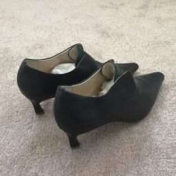 Less (JNBY) dark green heels (fits like 6.5 or 6)- never worn outside