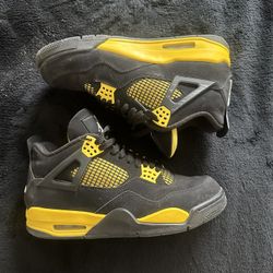 Jordan 4 Thunder