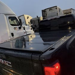 Foldable Tonneau Bed Cover