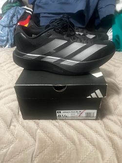 Adidas Evo SL Women’s size: 8 1/2 / Men’s 7 1/2