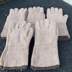 Heat resisting gloves