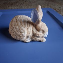 Vintage porcelain bunny