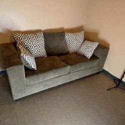 ✨ Cozy & Stylish IKEA Loveseat – $150 (Galleria Area) ✨