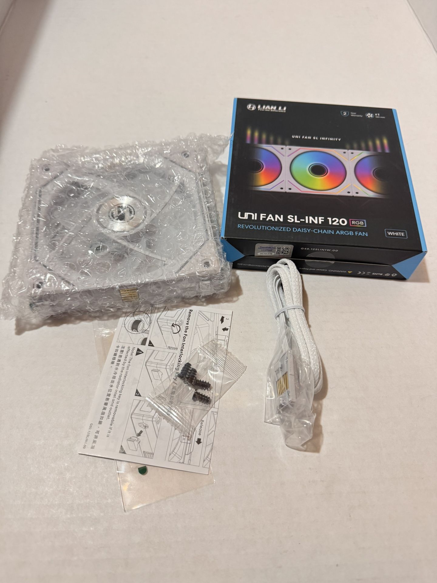 Lian Li UNI Fan SL-Infinity 120-Single Pack-ARGB Fan-Infinity Mirror-Daisy-Chain Design-Customizable Lighting Effects-One Cable Connection-Without Con