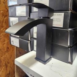 Black Bathroom Faucets 